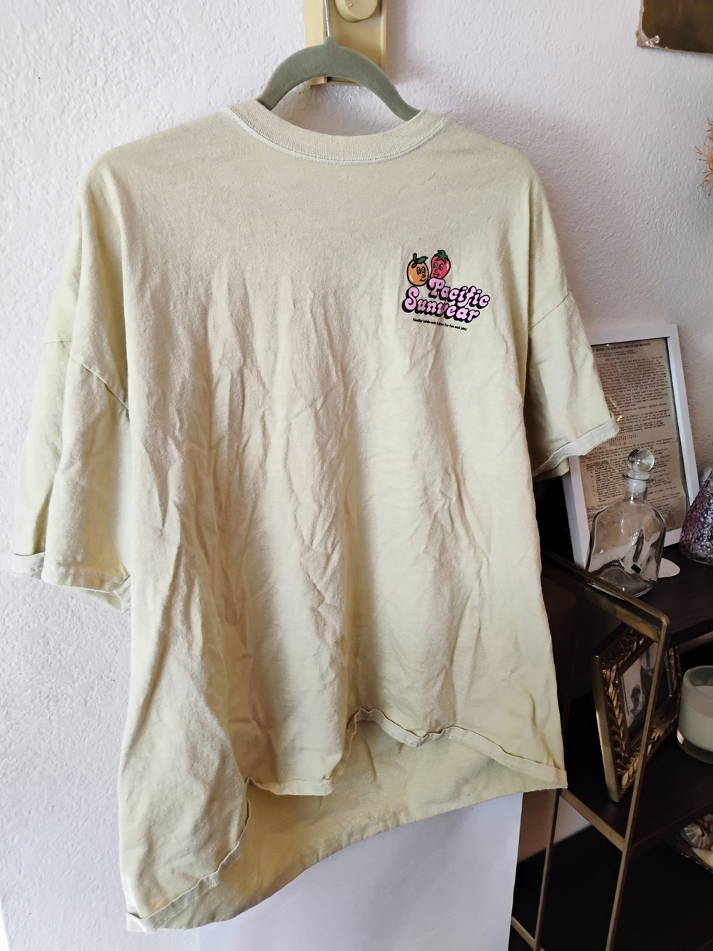 Pacific Sunwear Pale Yellow Short Sleeve Tee with Chest Graphic Size XL